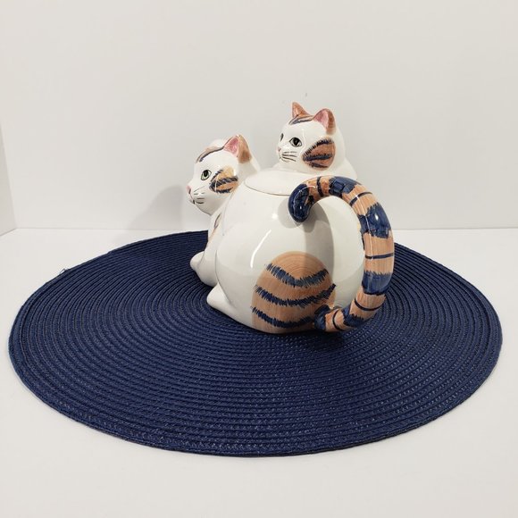 Vintage Calico Momma Cat with Cute Little Kitten Teapot - Picture 2 of 8